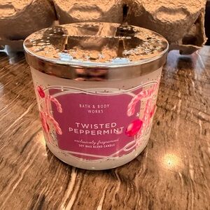 Bath & Body Works Twisted Peppermint Candle